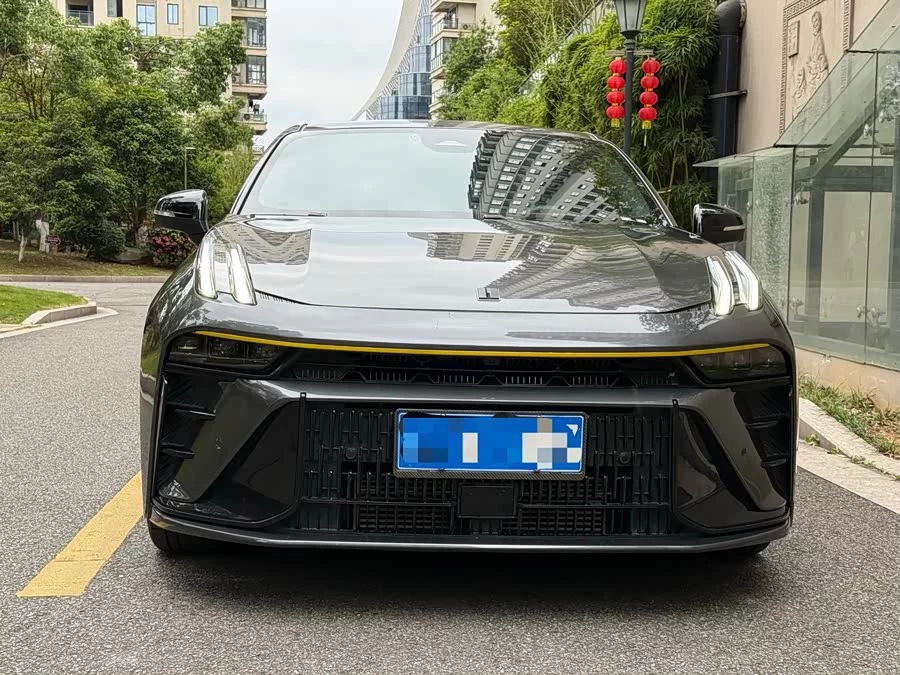 Lynk & Co 03