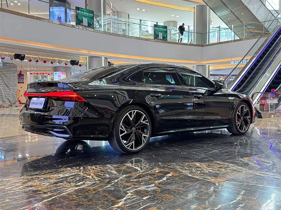 Audi A7L