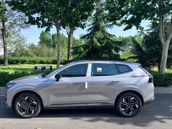 Volvo XC70 plug-in hybrid