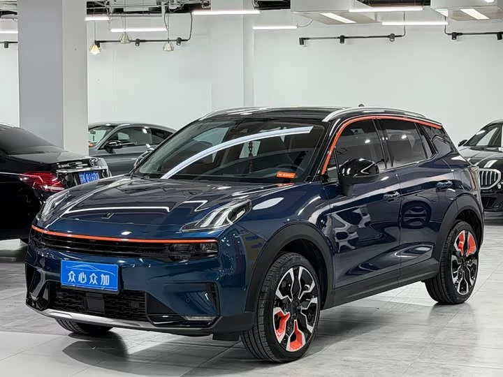 Lynk & Co 06