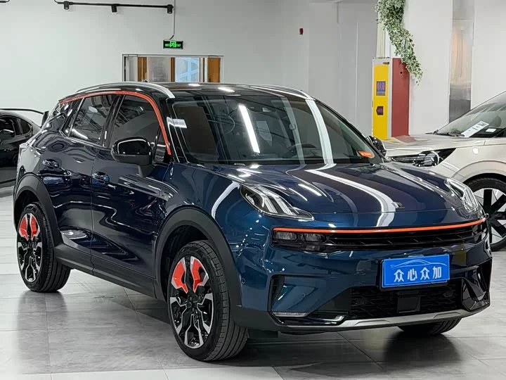 Lynk & Co 06