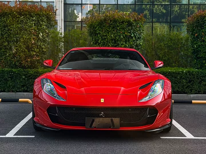 ferrari 812