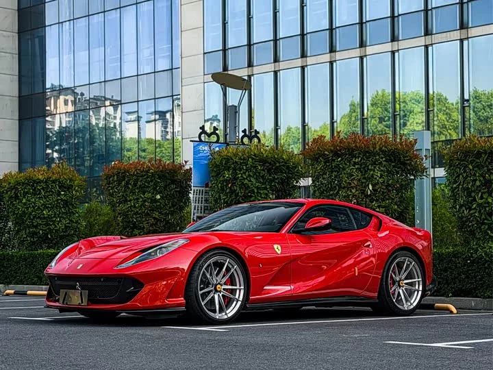 ferrari 812