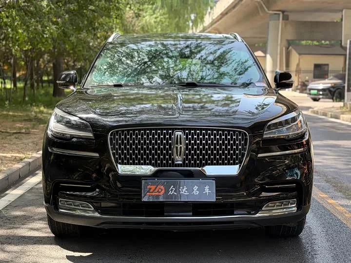 Lincoln aviator