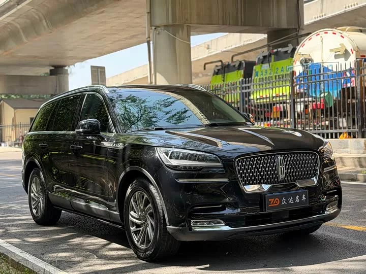Lincoln aviator