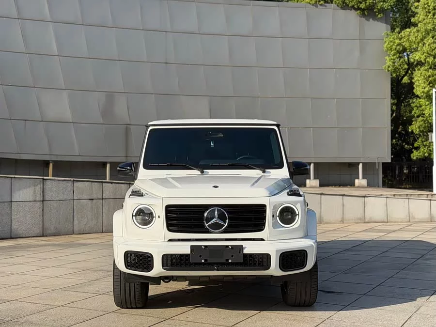Mercedes Benz G-rated