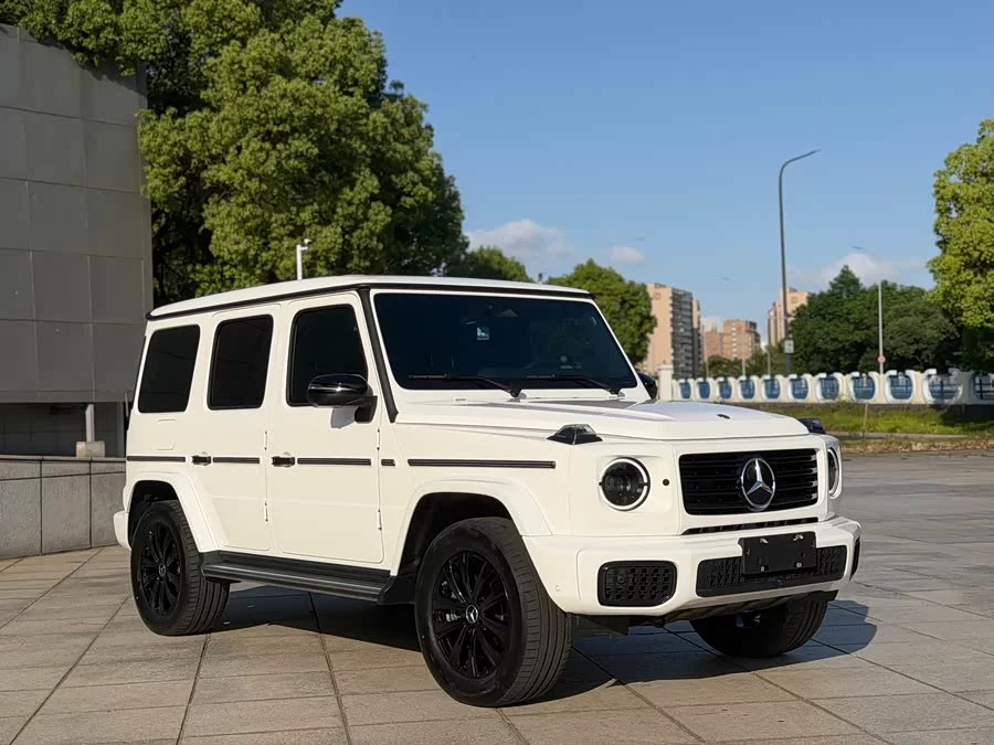 Mercedes Benz G-rated