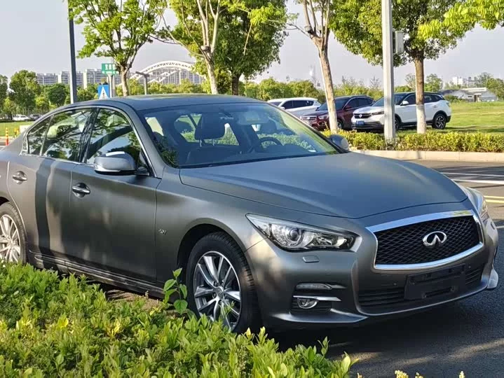 Infiniti Q50L