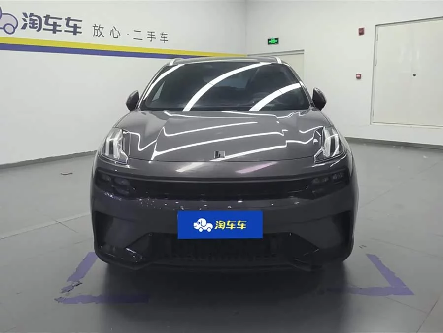 Lynk & Co 06