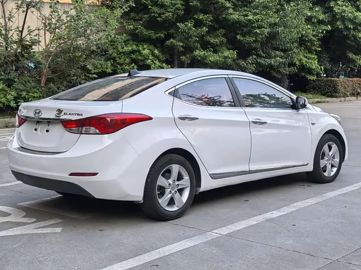Hyundai Elantra