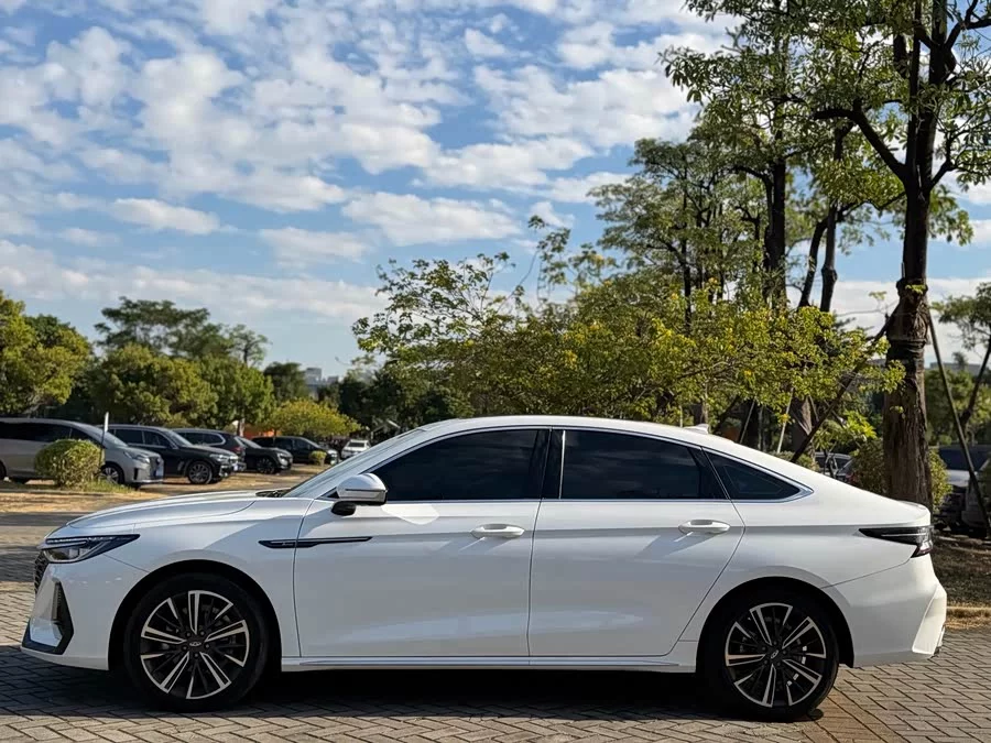 Chery Arrizo 8