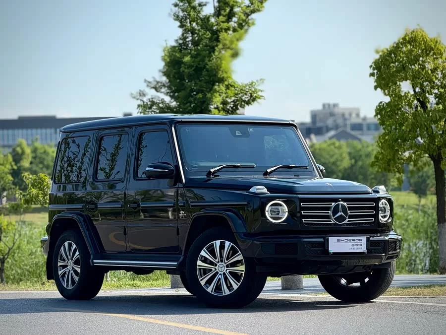 Mercedes Benz G-rated