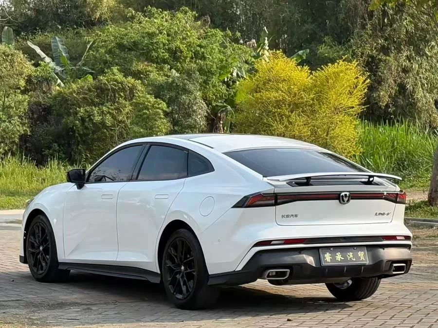 Changan UNI-V