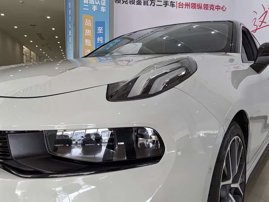 Lynk & Co 03