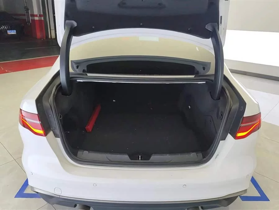 Jaguar XEL