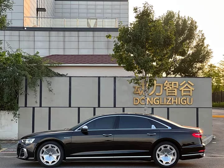 Audi A8