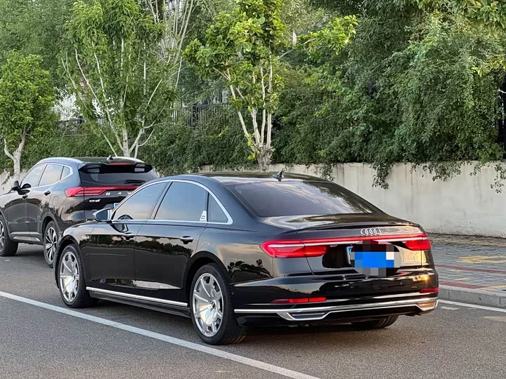 Audi A8