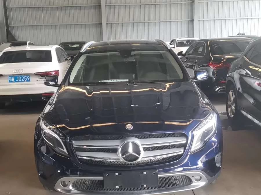 Mercedes Benz GLA