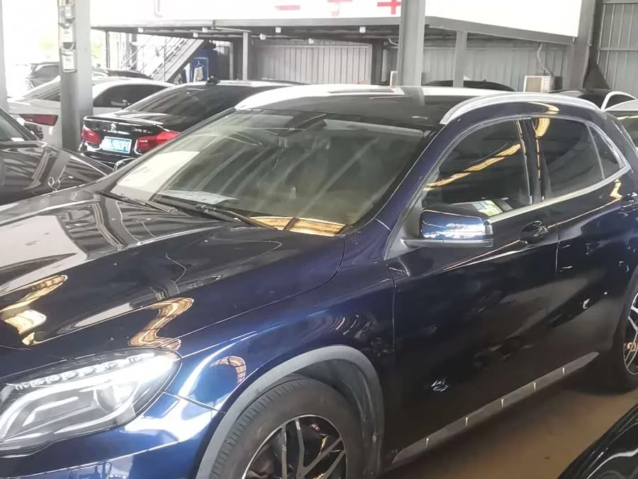 Mercedes Benz GLA