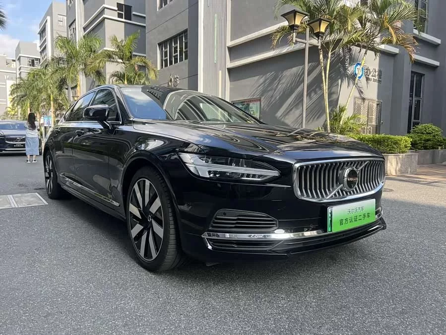 Volvo S90 plug-in hybrid