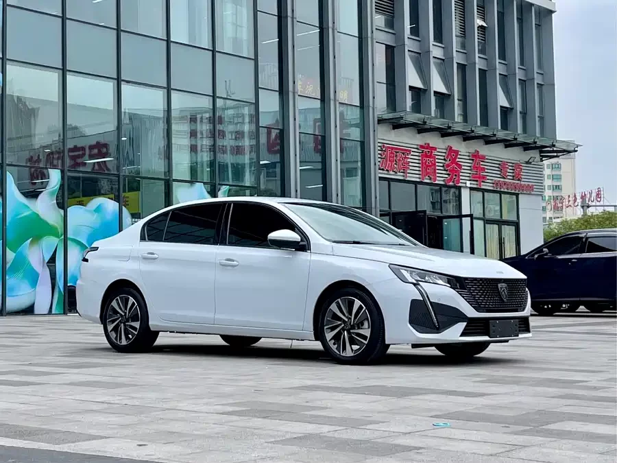 Peugeot 408