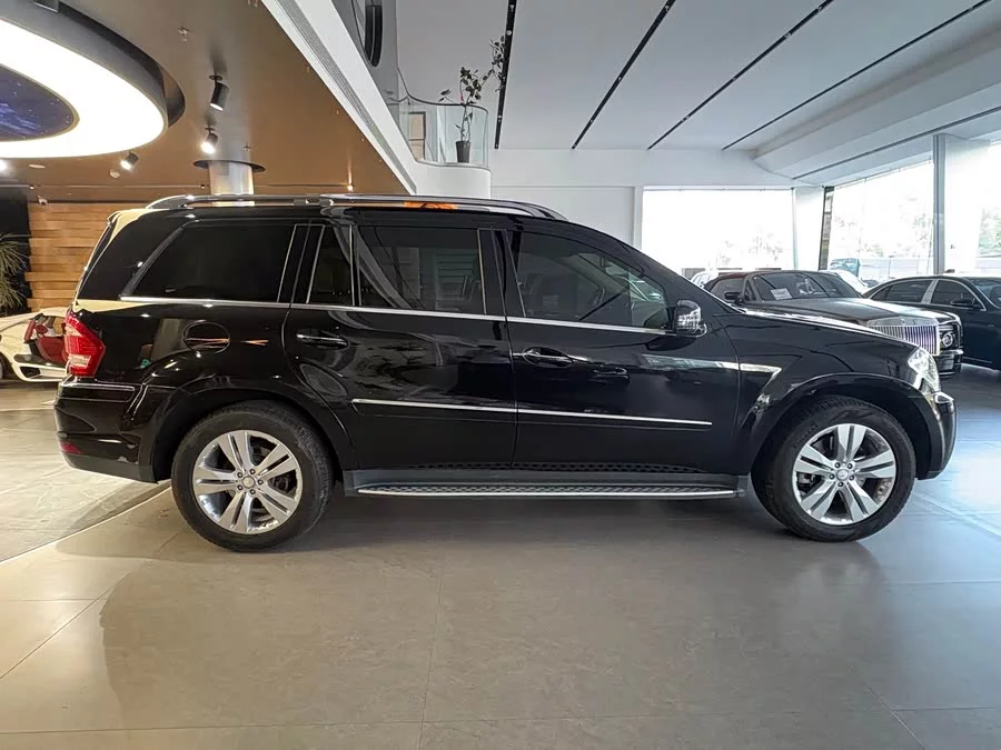 Mercedes Benz GL-Class