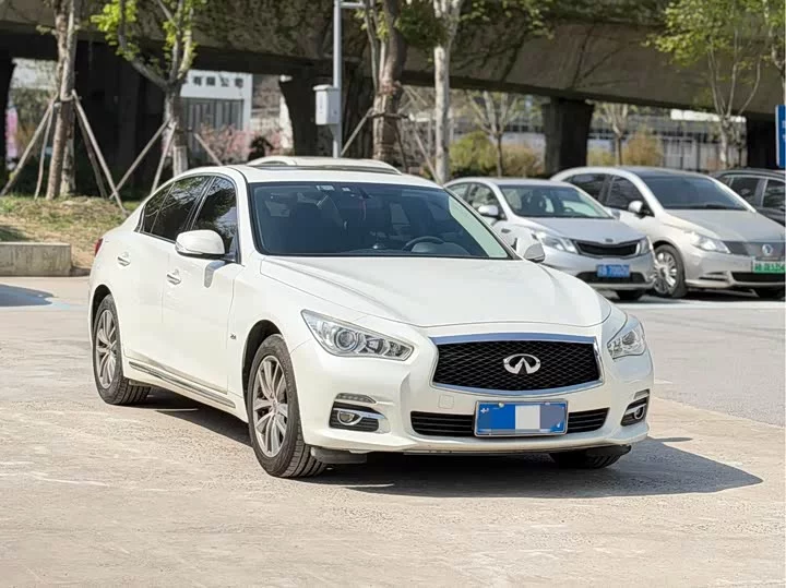 Infiniti Q50L
