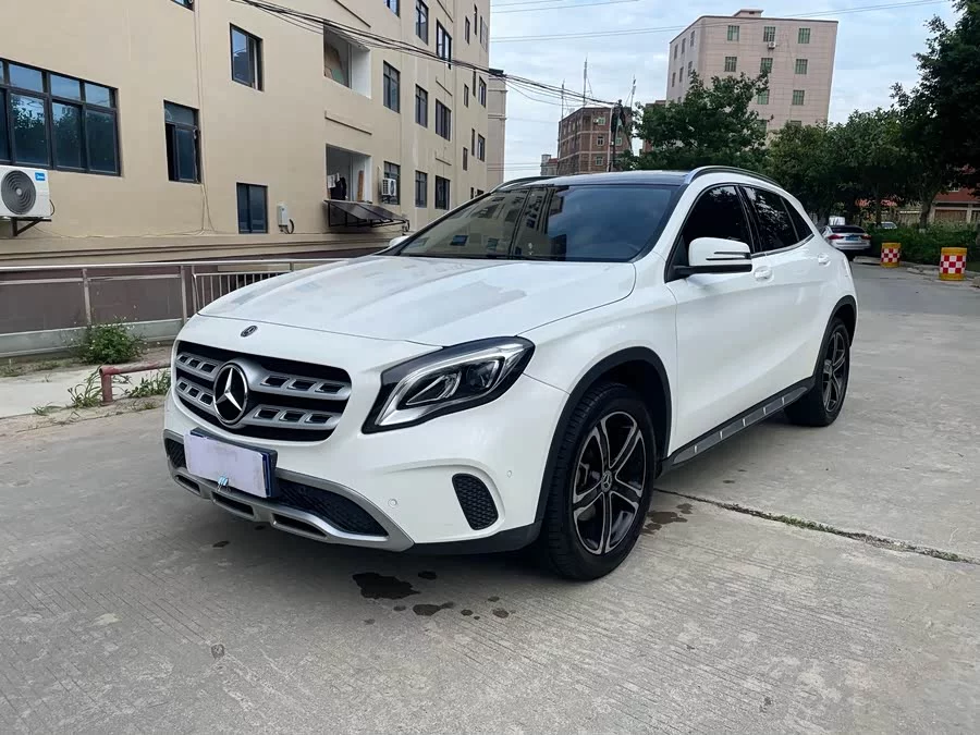 Mercedes Benz GLA