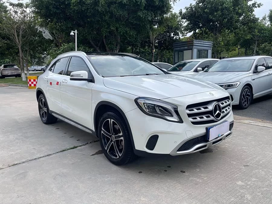 Mercedes Benz GLA