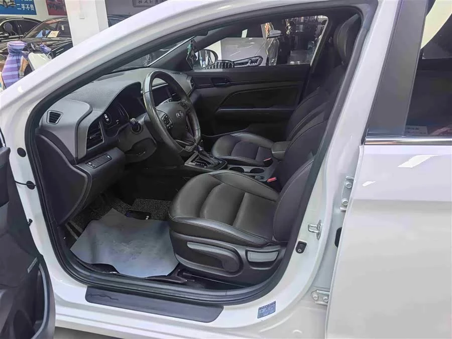 Hyundai elantra
