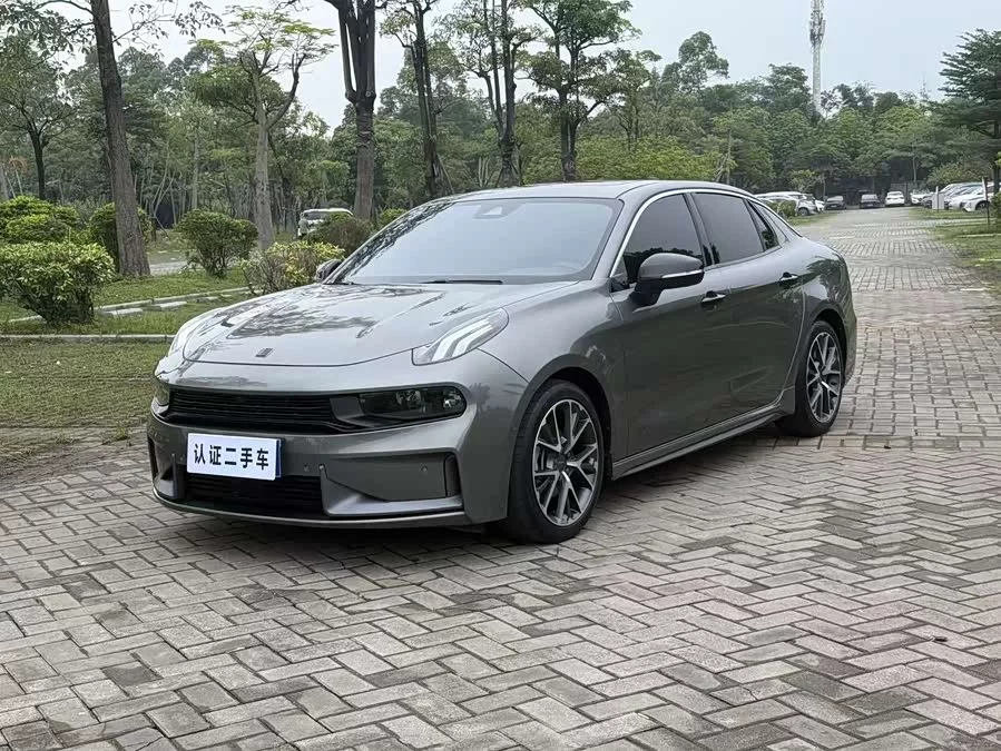 Lynk & Co 03