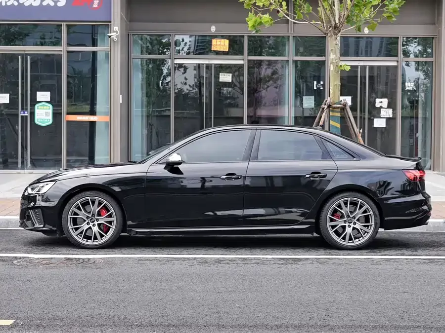 Audi S4