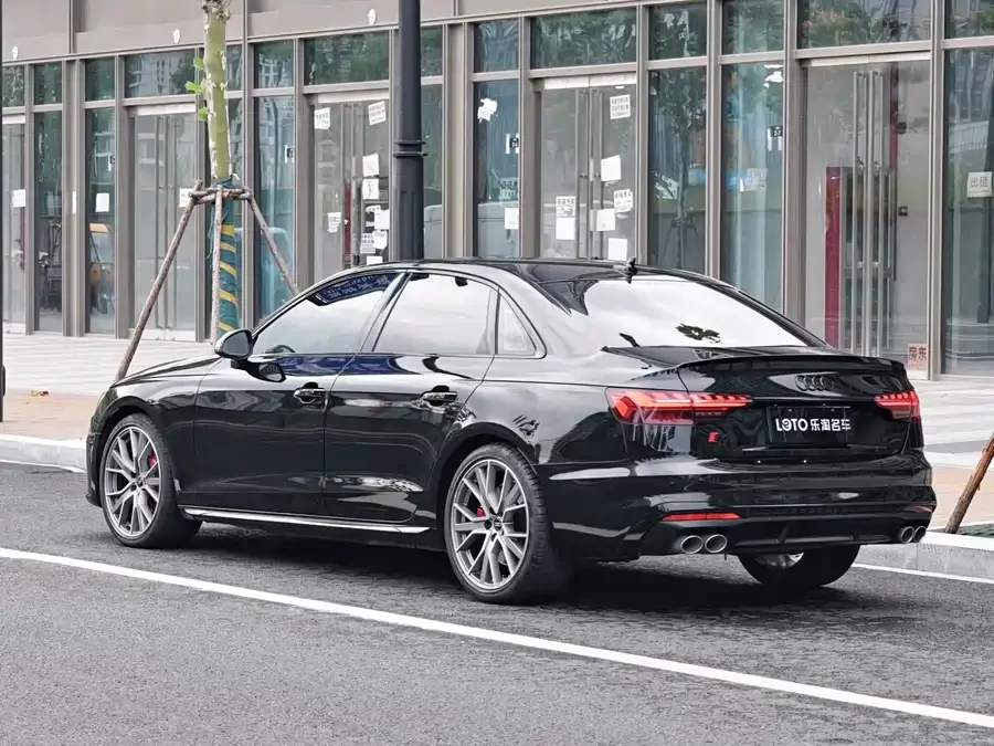 Audi S4