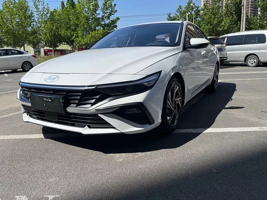 Hyundai Elantra