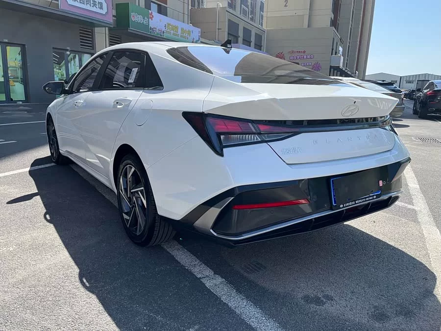 Hyundai Elantra