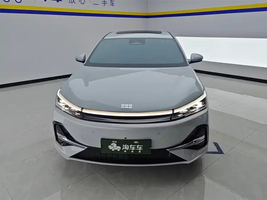 Geely Galaxy A7 EM
