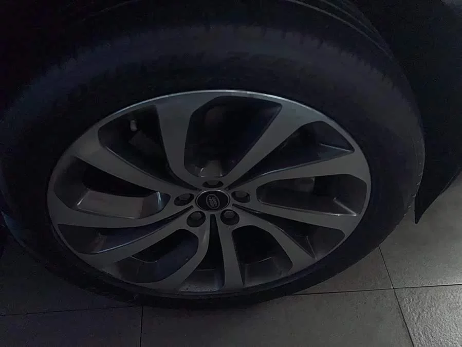 Land Rover Pre-owned Discovery Sports