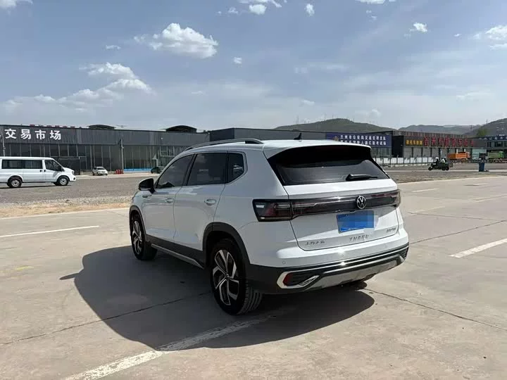 Volkswagen Tharu