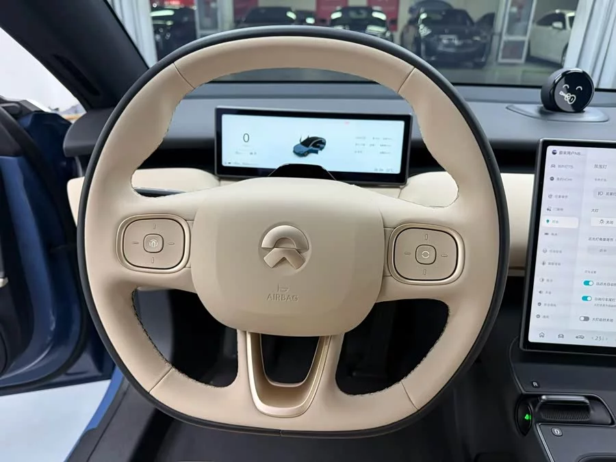 NIO ET5