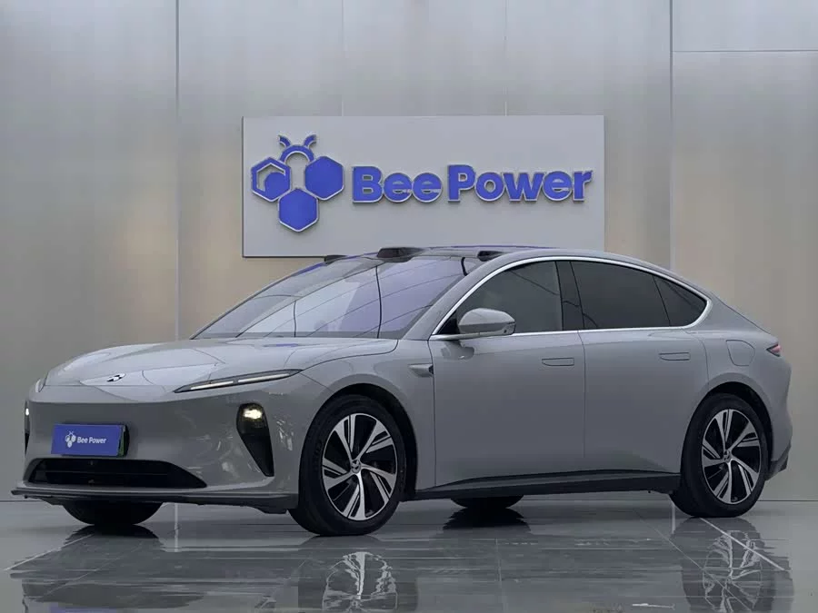 NIO ET5