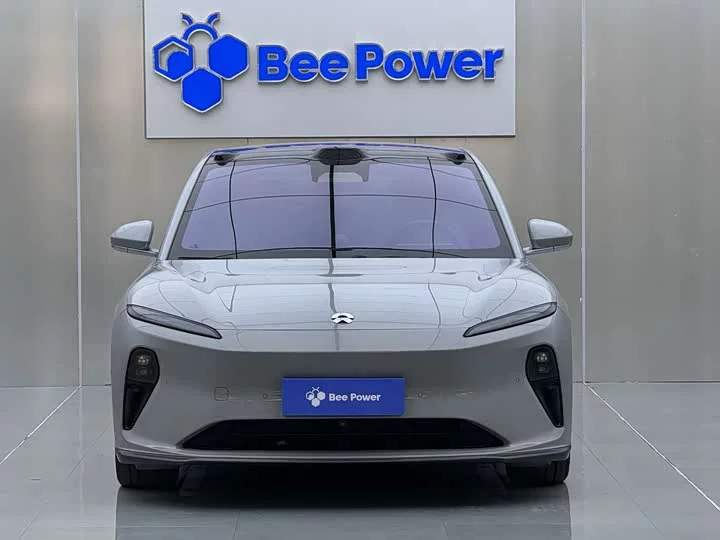NIO ET5