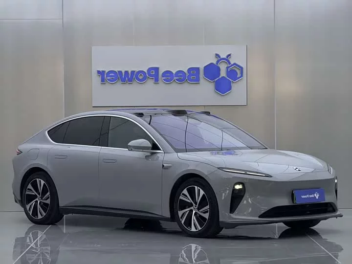 NIO ET5