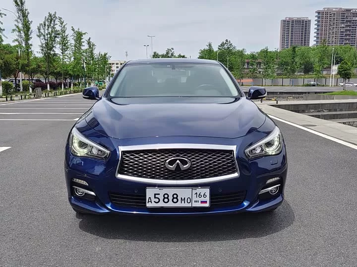 Infiniti Q50L