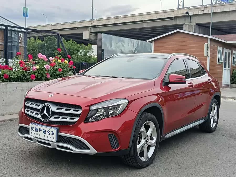 Mercedes Benz GLA