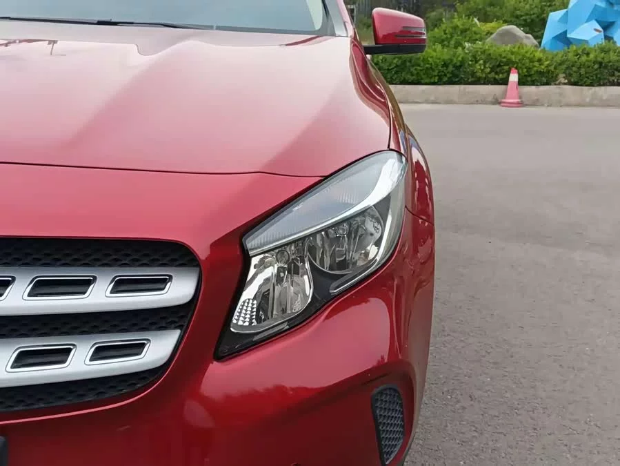 Mercedes Benz GLA