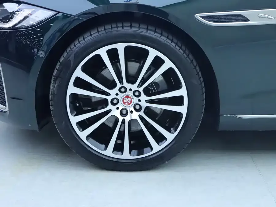 Jaguar XFL
