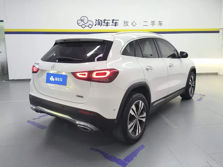 Mercedes Benz GLA