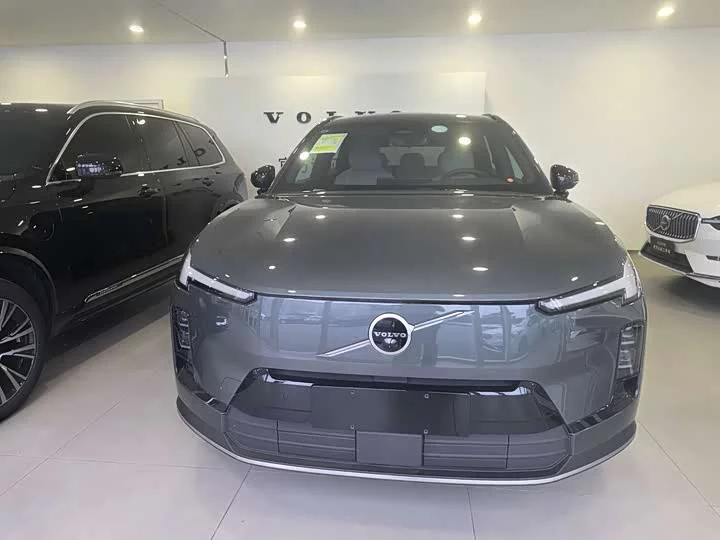 Volvo XC70 plug-in hybrid