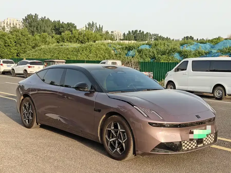 Lynk & Co 10
