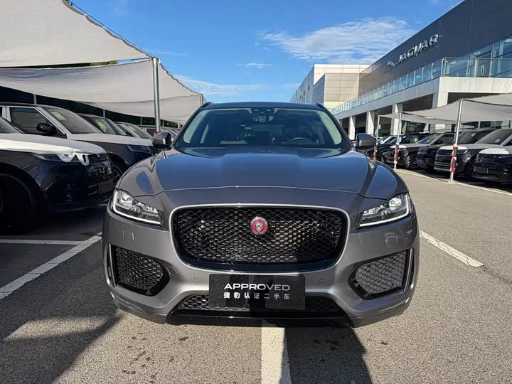 Jaguar F-PACE